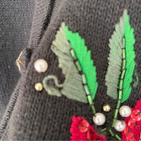 Vintage Victoria Jones Embroidered Poinsettia Embellished Christmas Sweater - Picture 10 of 13